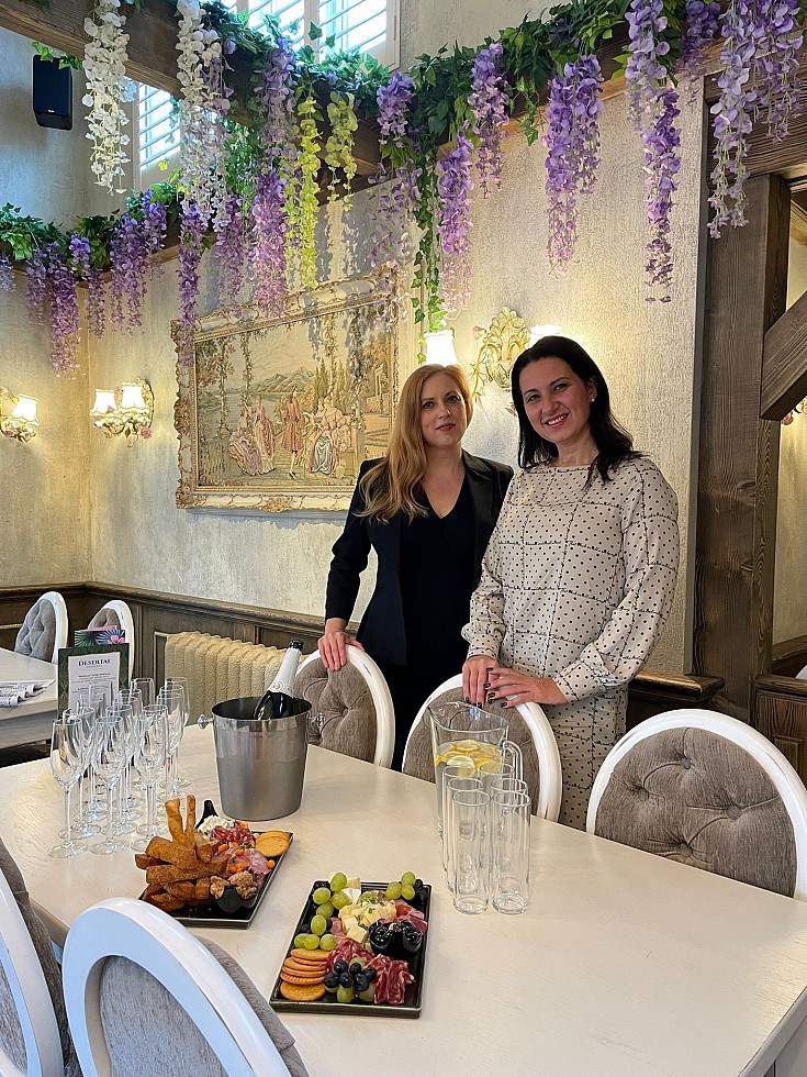 Diana Hurta ir Lina Aksomaitienė, kompanijos Lieknėkime Kartu atstovė.