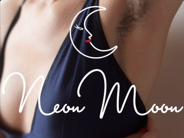 „Neon Moon” nuotr. 
