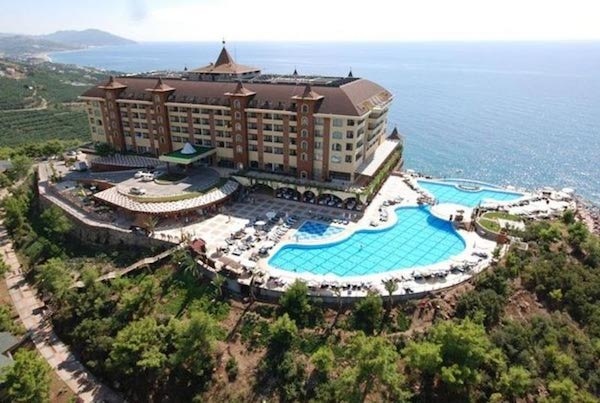 Ir šiame prabangiame Turkijos kurorte Ramunė mėgavosi scenos šlove (Asmeninio archyvo nuotr.). 